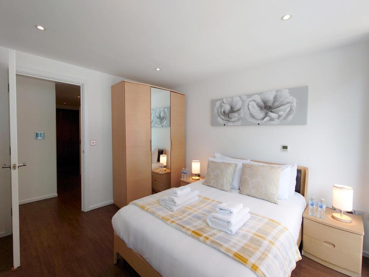 Fully Serviced Two Bed Apartment By Excel & O2 Лондон Экстерьер фото