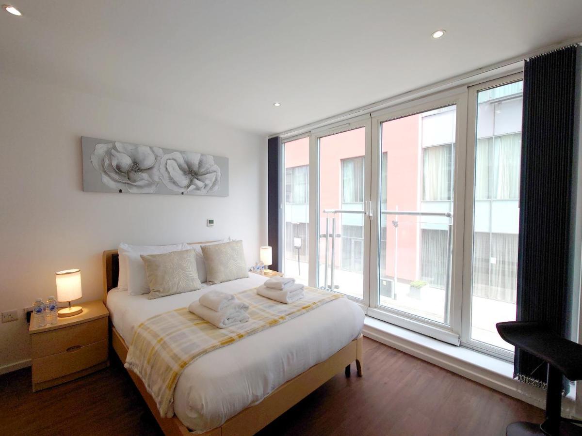 Fully Serviced Two Bed Apartment By Excel & O2 Лондон Экстерьер фото